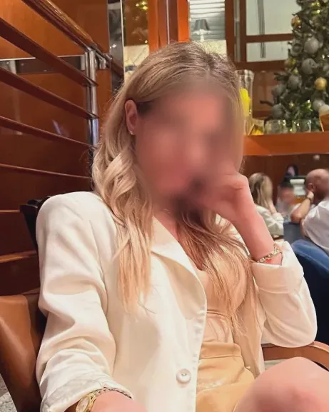 Andrea, 35