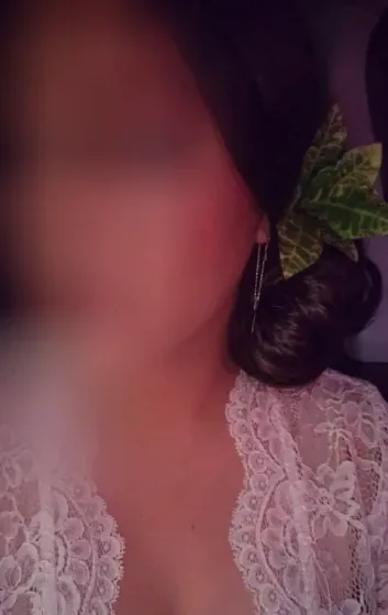 Anna, 35
