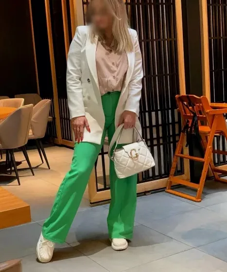 Büsra, 38
