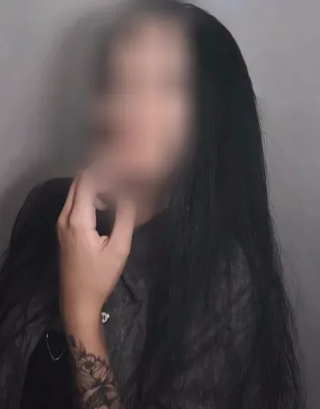 Cara, 25