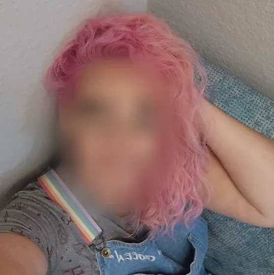 Carla, 28