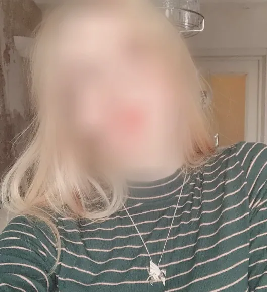 Carla, 19