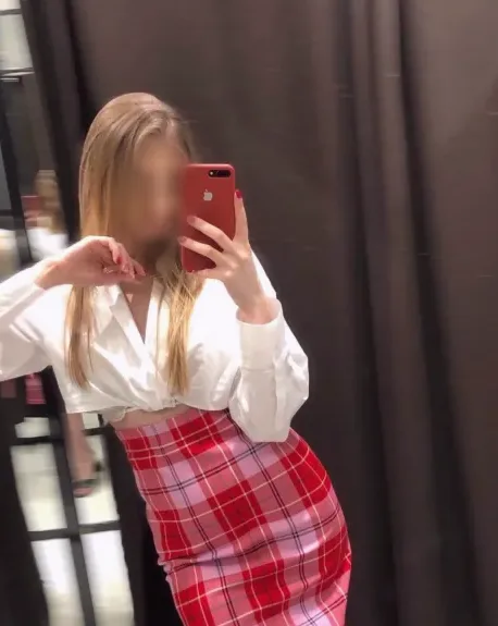 Christina, 24