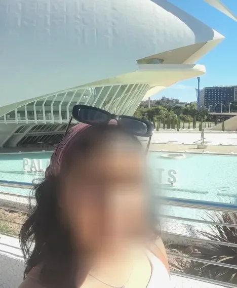 Elena, 25