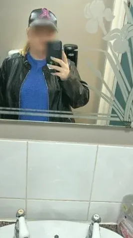Juliane, 21
