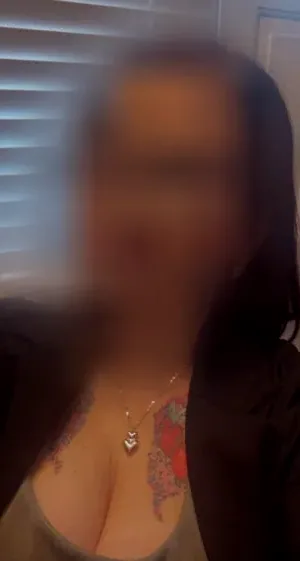 Laura, 39