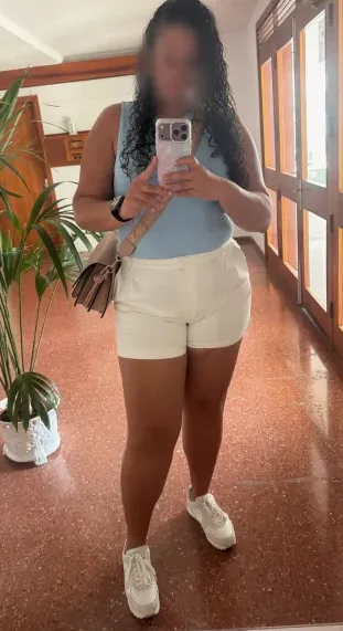 Lotta, 33