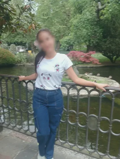 Luisa, 22