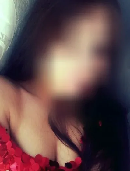 Melina, 30