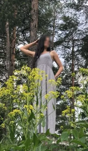 Mia, 36