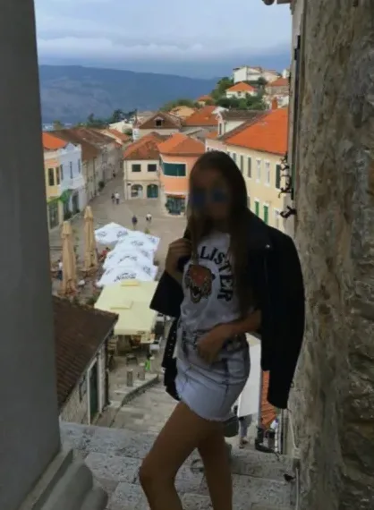 Nele, 33