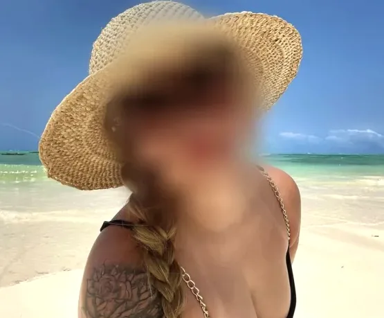 Nina, 20