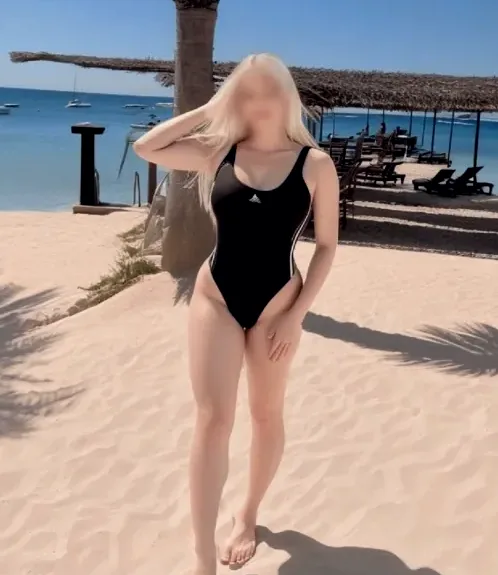 Rebecca, 22