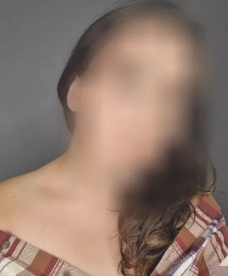Selina, 39