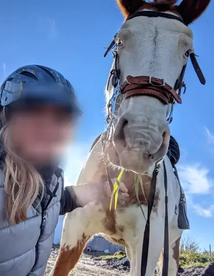 Viktoria, 35