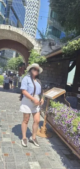 Zeynep, 35